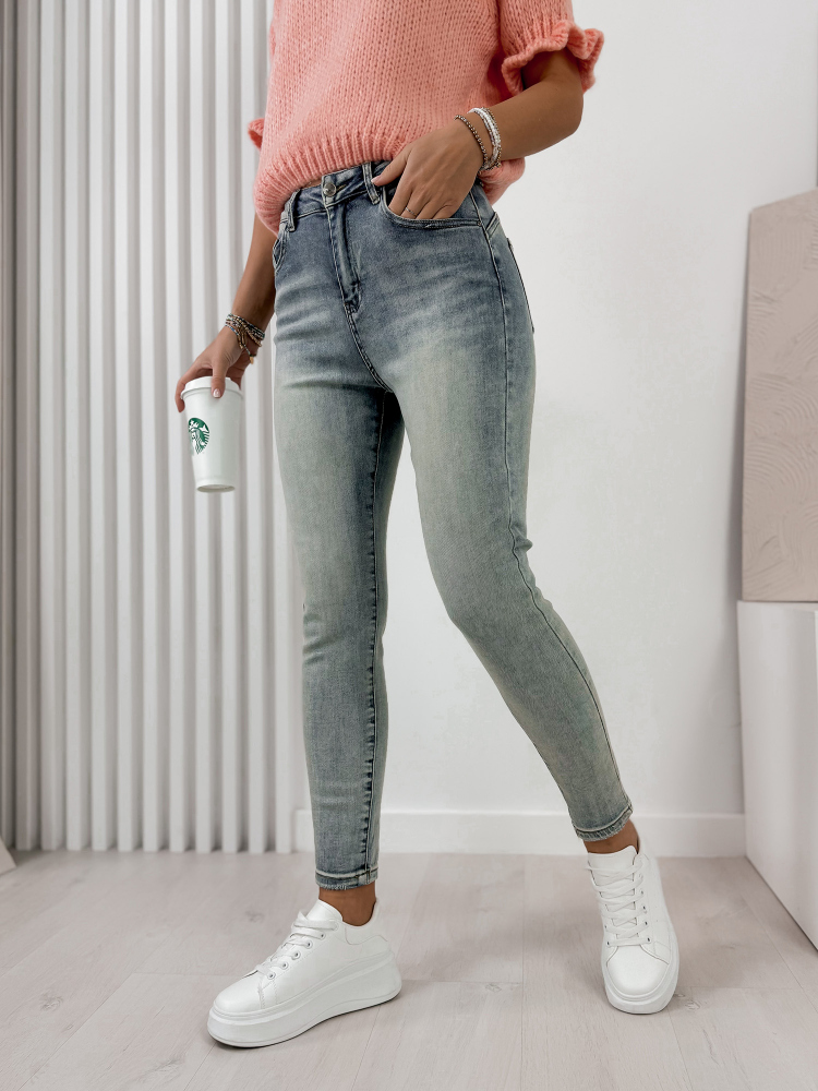 KELNĖS RAELLA JEANS