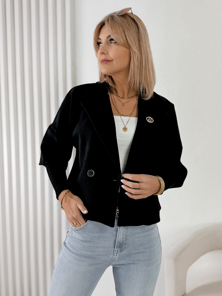 JAKA MIBELLE MELNA