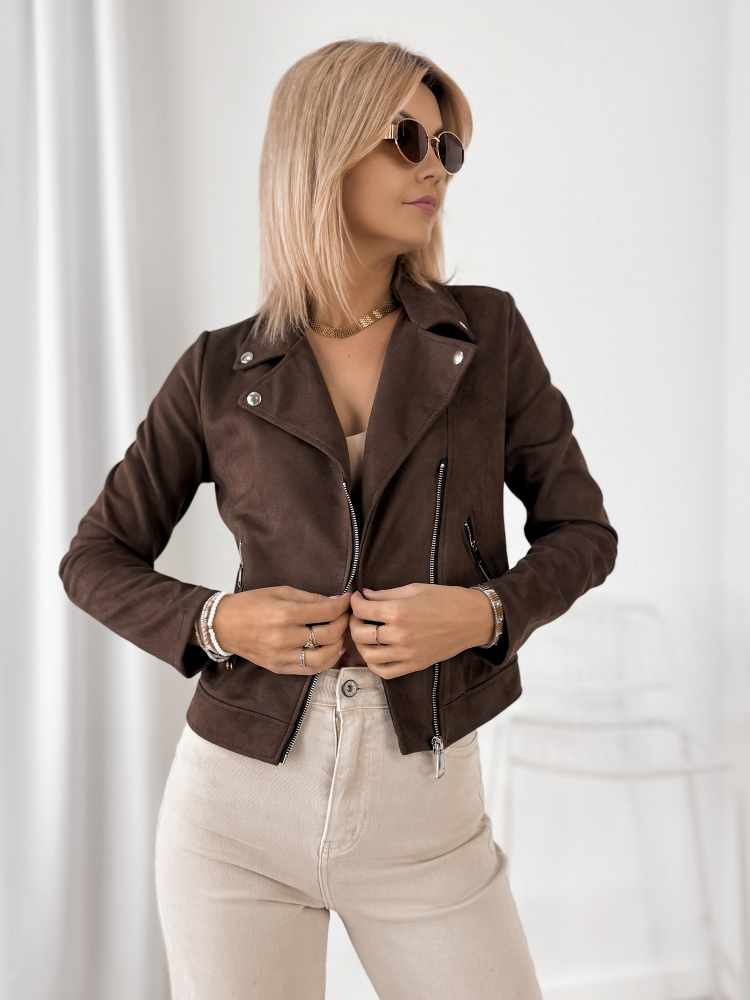 KABÁT CELIA BARNA