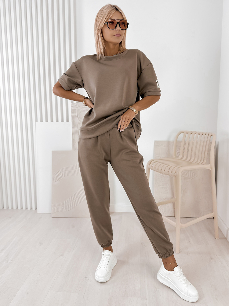 SOUPRAVA FOSCA DRESS TMAVĚ BÉŽOVÝ