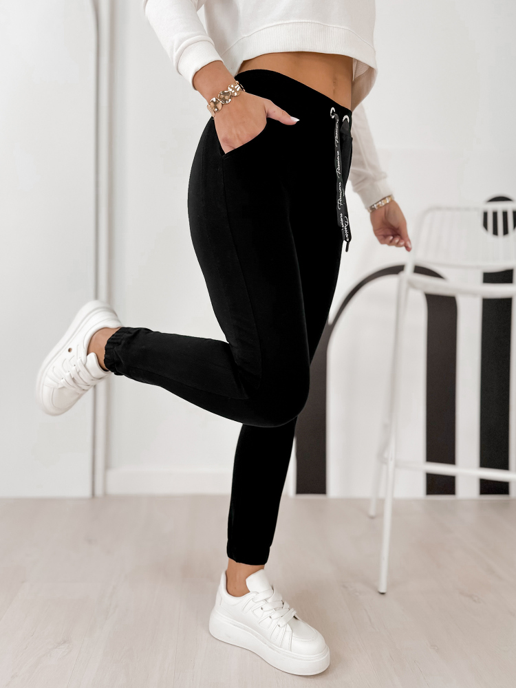 PANTALONI NOCTIS NEGRU