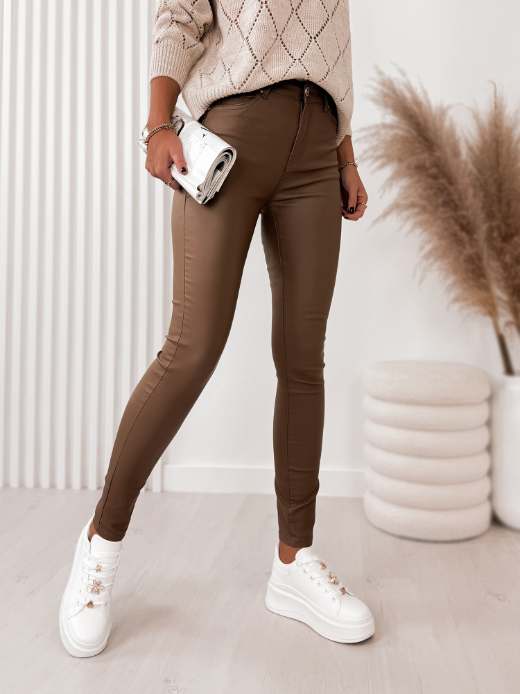 HOSE GLATTLEDER MIT HOHER TAILLE KARAMELLFARBENES